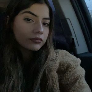 Meet your Posher, Juliette